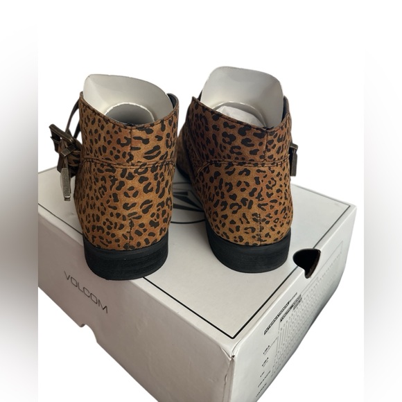 Volcom Cheetah Print Getter Boots - Picture 3 of 5